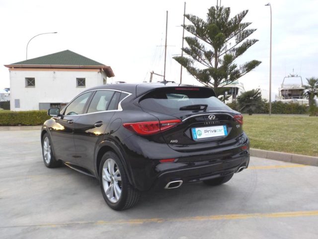INFINITI Q30 usata, con Alzacristalli elettrici
