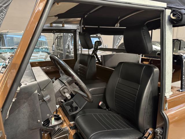 LAND ROVER Defender usata 8