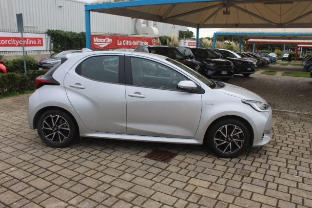 TOYOTA Yaris usata, con Bracciolo