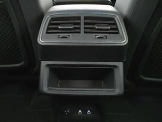 AUDI e-tron usata, con Sensori di parcheggio posteriori