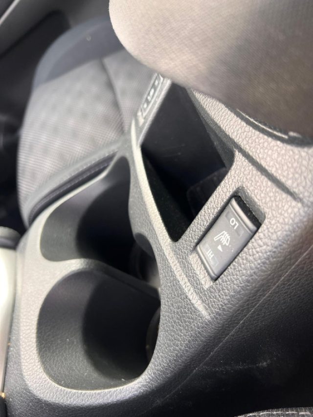 NISSAN Qashqai usata, con Lettore CD