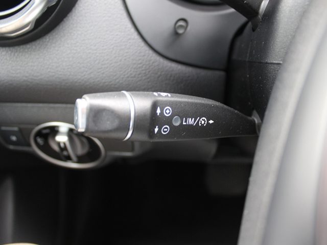 MERCEDES-BENZ GLA 200 usata, con Luci diurne LED