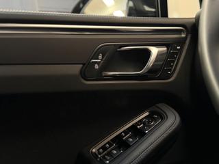 PORSCHE Macan usata, con Sedile posteriore sdoppiato