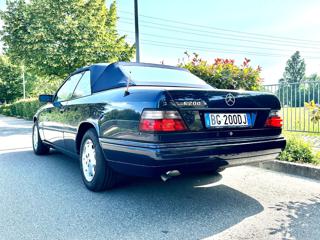MERCEDES-BENZ E 200 usata, con Chiusura centralizzata