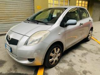 TOYOTA Yaris usata, con Airbag