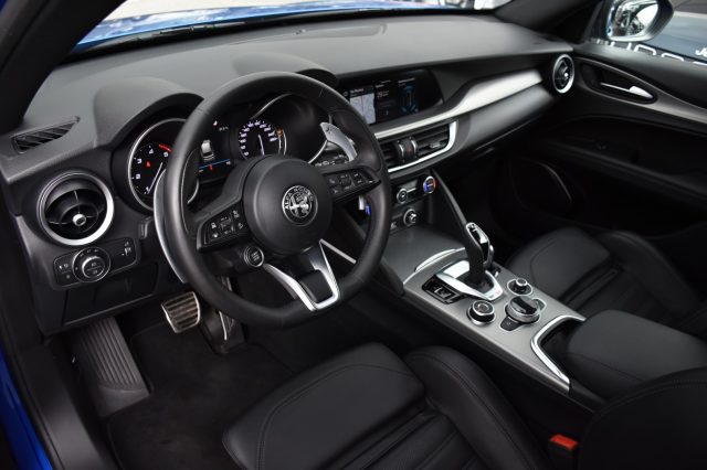 ALFA ROMEO Stelvio usata, con Alzacristalli elettrici