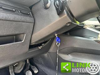 PEUGEOT 3008 usata, con Volante in pelle