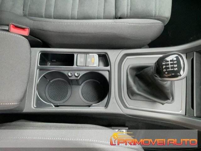 VOLKSWAGEN Touran usata, con Autoradio