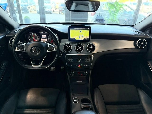 MERCEDES-BENZ CLA 220 usata, con Controllo trazione