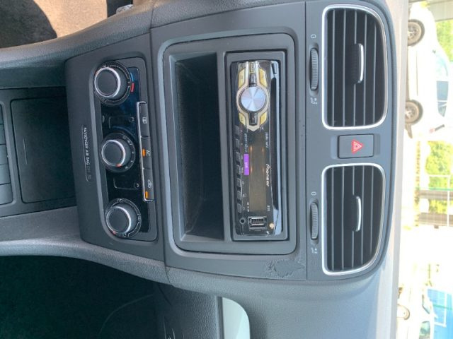 VOLKSWAGEN Golf usata, con USB