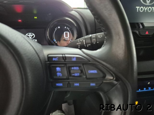 TOYOTA Yaris usata, con Luci diurne LED