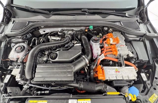 VOLKSWAGEN Golf usata, con Controllo elettronico della corsia