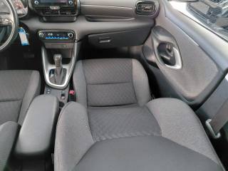 TOYOTA Yaris usata, con Bracciolo