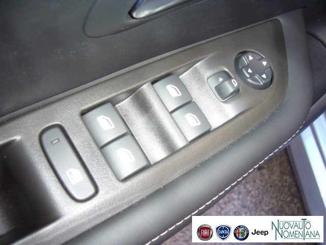 PEUGEOT 208 usata, con Autoradio digitale
