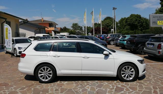 VOLKSWAGEN Passat Variant usata, con Alzacristalli elettrici