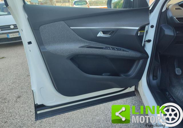PEUGEOT 5008 usata, con Specchietti laterali elettrici