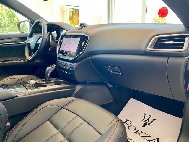 MASERATI Ghibli usata, con Tettuccio apribile