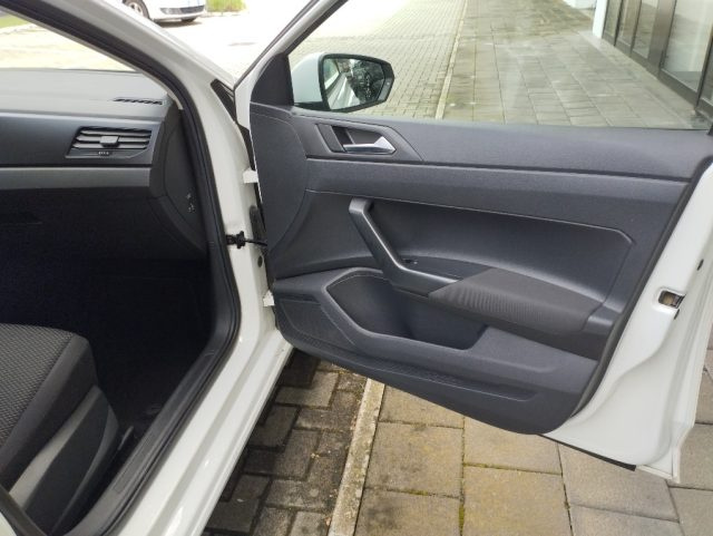 VOLKSWAGEN Polo usata, con USB