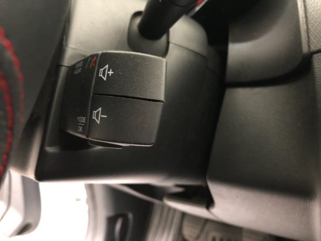 RENAULT Clio usata, con Specchietti laterali elettrici