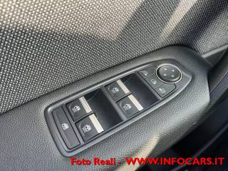 RENAULT Captur usata, con Autoradio digitale