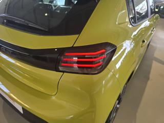 PEUGEOT 208 usata, con Sedile posteriore sdoppiato