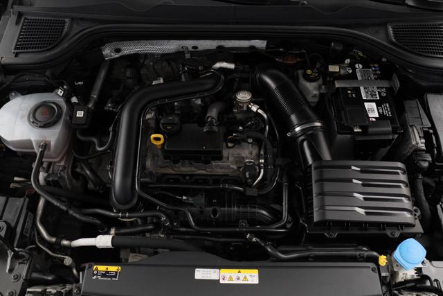 VOLKSWAGEN Golf usata, con Fari bi-xeno