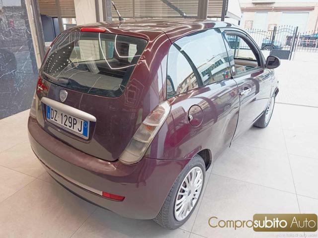 LANCIA Ypsilon usata, con Fendinebbia