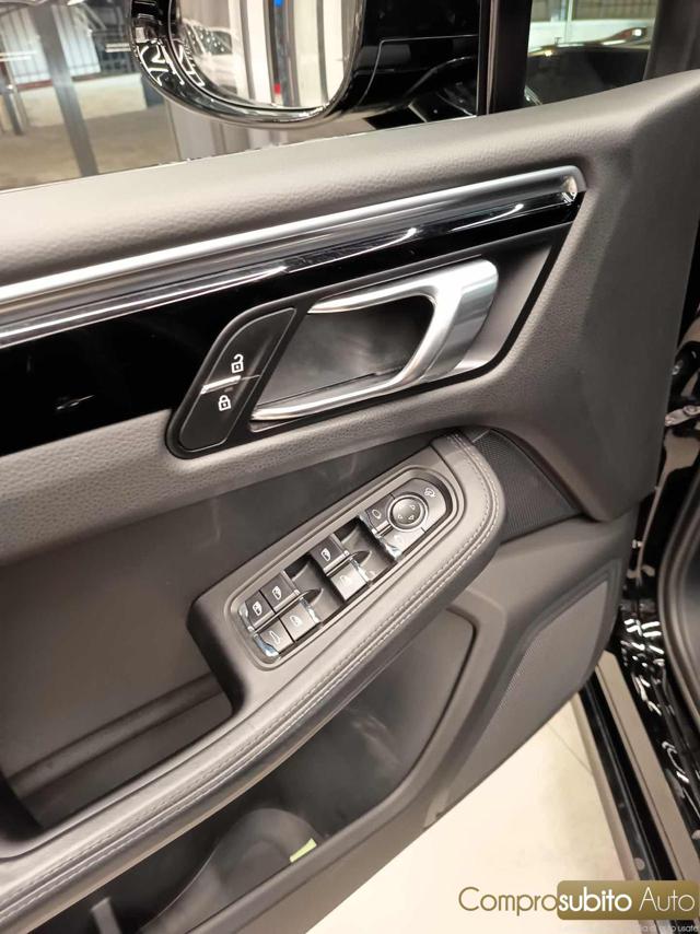 PORSCHE Macan usata, con Fendinebbia