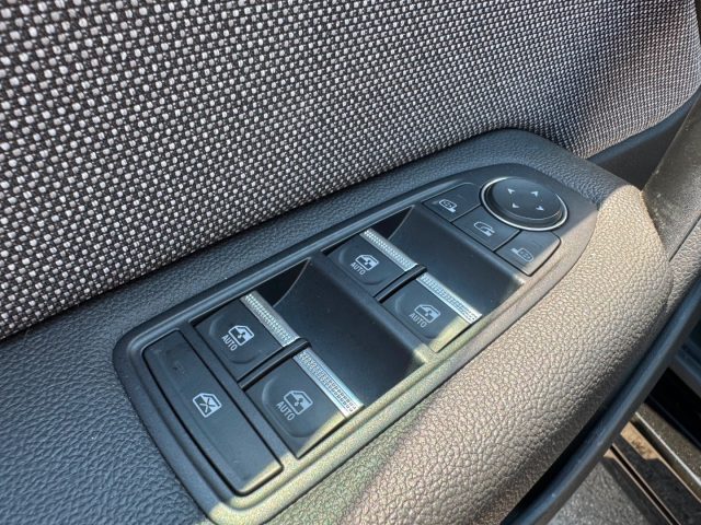 RENAULT Captur usata, con USB