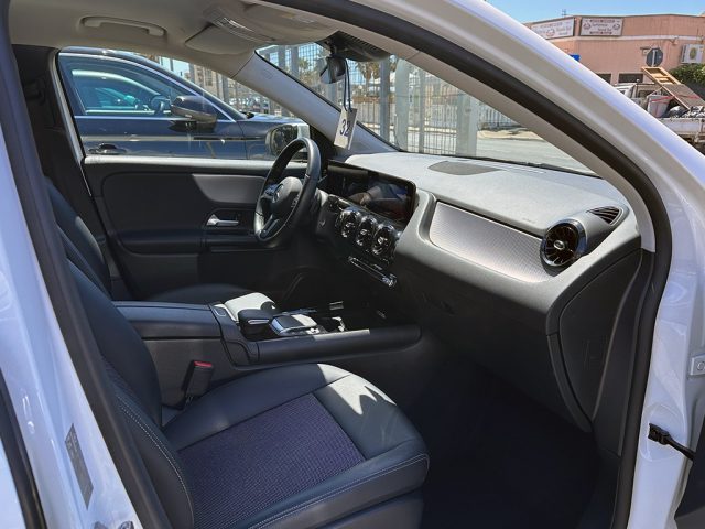 MERCEDES-BENZ GLA 200 usata, con MP3