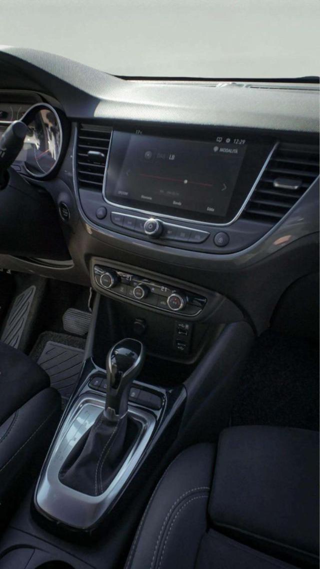 OPEL Crossland usata, con Sedile posteriore sdoppiato