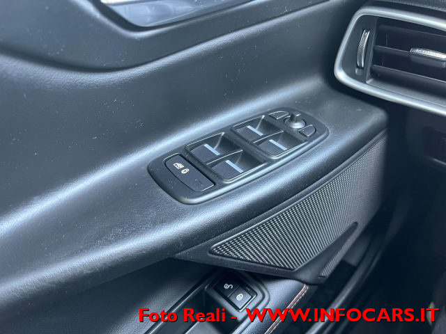 JAGUAR XE usata, con Controllo elettronico della corsia
