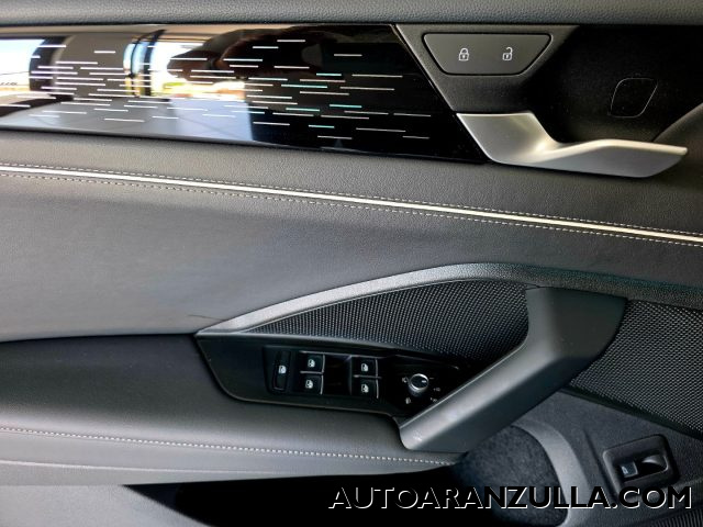 VOLKSWAGEN Tiguan usata, con Leve al volante