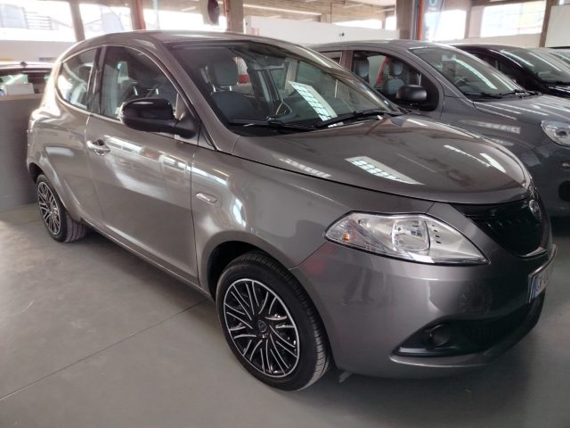 LANCIA Ypsilon usata, con Airbag