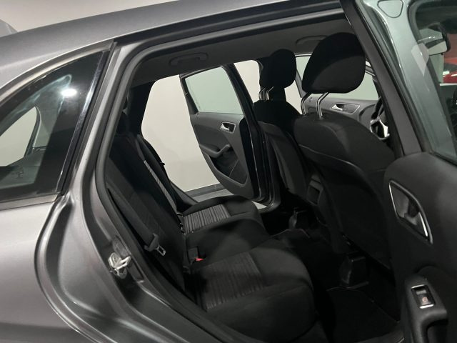 MERCEDES-BENZ B 180 usata, con Chiusura centralizzata