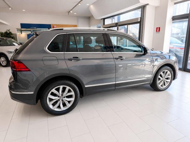 VOLKSWAGEN Tiguan usata, con Autoradio