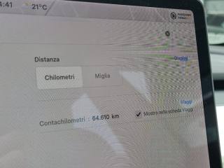 TESLA Model 3 usata, con USB