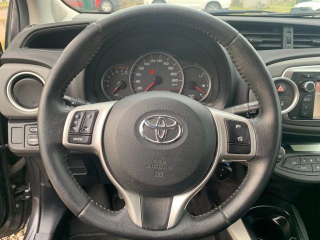 TOYOTA Yaris usata, con Fendinebbia