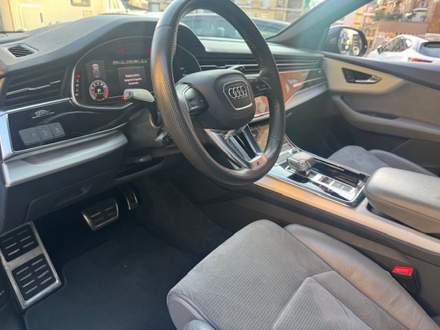 AUDI Q8 usata, con Climatizzatore