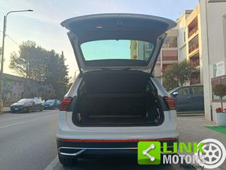 VOLKSWAGEN Tiguan usata, con Leve al volante