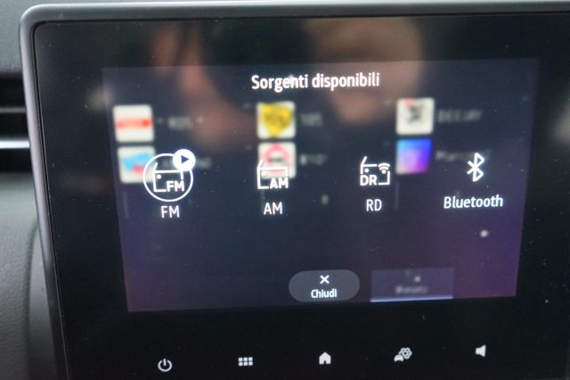 RENAULT Clio usata, con Fari LED