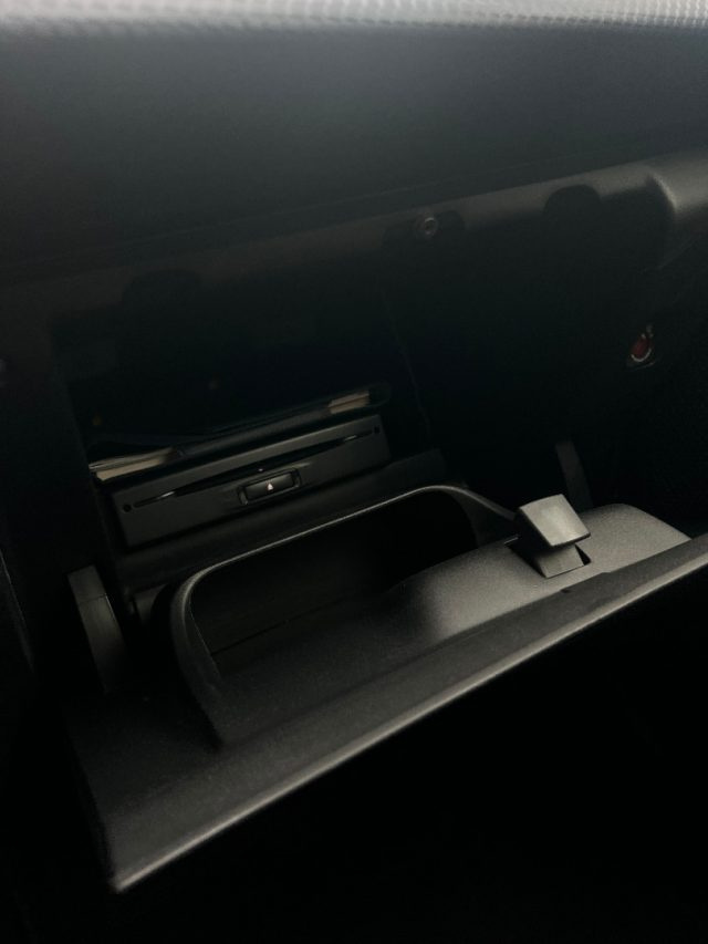 PEUGEOT 2008 usata, con Autoradio
