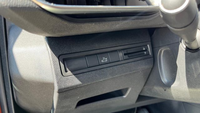 PEUGEOT 3008 usata, con Sensore di pioggia