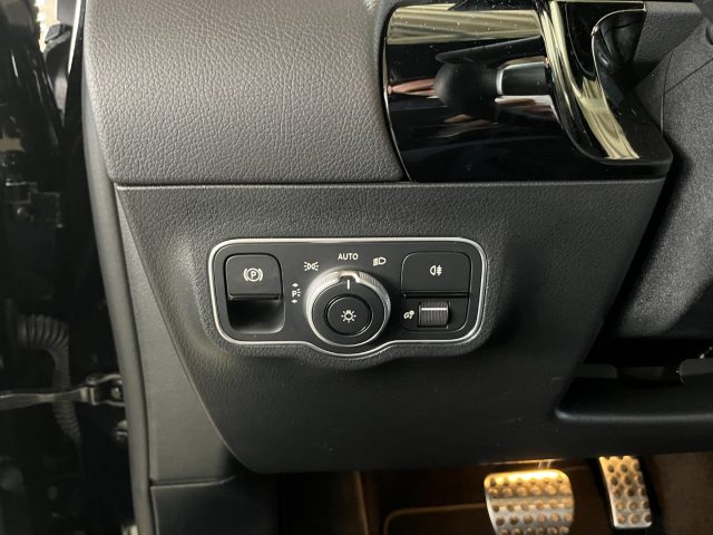 MERCEDES-BENZ B 180 usata, con Volante in pelle