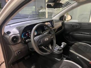HYUNDAI i10 usata, con Schermo multifunzione interamente digitale