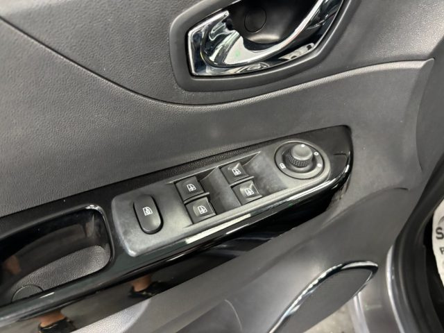 RENAULT Captur usata, con Touch screen