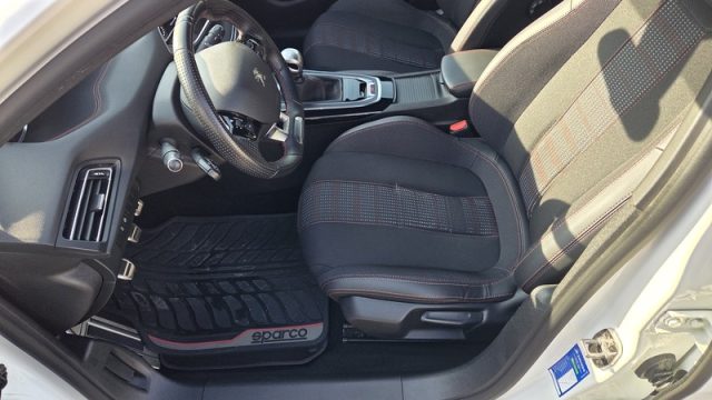 PEUGEOT 308 usata, con Volante in pelle