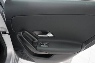 MERCEDES-BENZ A 180 usata, con Airbag testa
