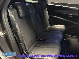 PEUGEOT 5008 usata, con Cerchi in lega