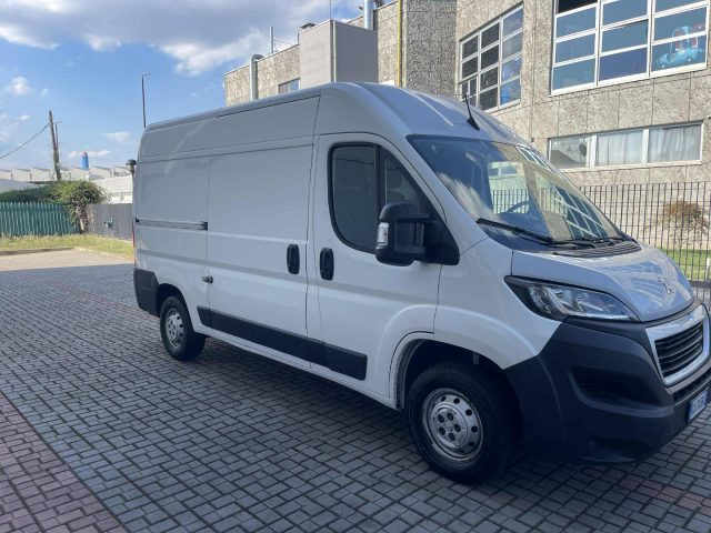 PEUGEOT Boxer usata, con Autoradio